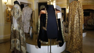 Старовинні квитки, костюми та декорації. Як працює музей в Одеському театрі опери та балету Старовинні квитки, костюми та декорації. Як працює музей в Одеському театрі опери та балету