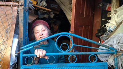 Кози, щурі та захаращене господарство в центрі Луцька: сусіди скаржаться на сім'ю пенсіонерів Кози, щурі та захаращене господарство в центрі Луцька: сусіди скаржаться на сім'ю пенсіонерів