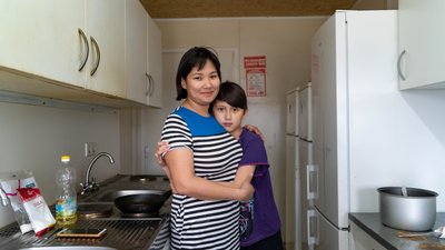 "З пластика людей мають витягнути". Чому переселенці сім років живуть у модульних містечках "З пластика людей мають витягнути". Чому переселенці сім років живуть у модульних містечках