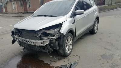 У Житомирі на перехресті вулиць Грушевського та Князів Острозьких зіштовхнулися два автомобілі