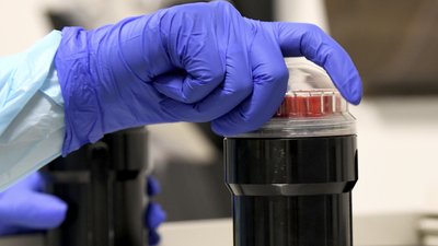 Ефективність майже 95%. У США показали результати випробування ще однієї вакцини проти COVID-19