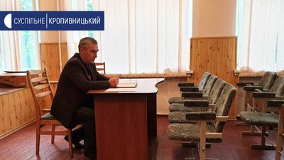 Директор олександрівського навчально-виховного об’єднання №2 Олександр Зінченко пояснив, що філії в селах Бірки і Несваткове не закривають Директор олександрівського навчально-виховного об’єднання №2 Олександр Зінченко пояснив, що філії в селах Бірки і Несваткове не закривають