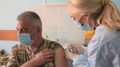 Прикордонників Закарпаття почали щеплювати від коронавірусу