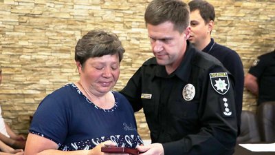Родинам загиблих поліцейських вручили державні нагороди Родинам загиблих поліцейських вручили державні нагороди