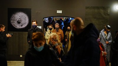 Фоторепортаж з перформансу: у Києві відкрилася виставка, присвячена кримськотатарській культурі Фоторепортаж з перформансу: у Києві відкрилася виставка, присвячена кримськотатарській культурі
