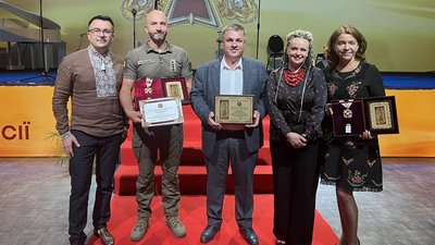 Лікарі Олександр Соколюк і Світлана Вінтонюк отримали ордени Святого Пантелеймона