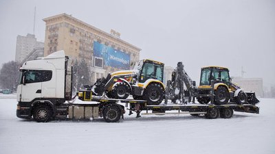Для громад Харківщини закупили 38 одиниць спецтехніки замість пошкодженої чи знищеної армією РФ Для громад Харківщини закупили 38 одиниць спецтехніки замість пошкодженої чи знищеної армією РФ