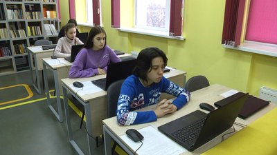 В Житомирі юним відвідувачам бібліотеки розказали у форматі онлайн про правила безпеки під час свят В Житомирі юним відвідувачам бібліотеки розказали у форматі онлайн про правила безпеки під час свят