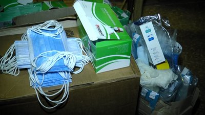 У Житомирі виборчі комісії отримали засоби захисту та дезінфекції для роботи на виборах У Житомирі виборчі комісії отримали засоби захисту та дезінфекції для роботи на виборах