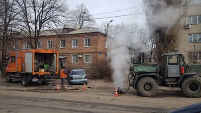 Прорвало трубу: близько 20 будинків у Харкові без гарячої води та опалення