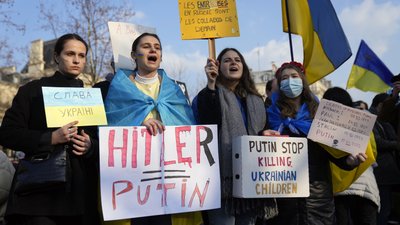 У Парижі провели марш на підтримку України У Парижі провели марш на підтримку України