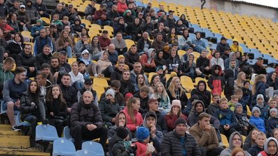 Вінницька “Нива” зіграла благодійний футбольний матч зі збірною коміків з “Ліги сміху”