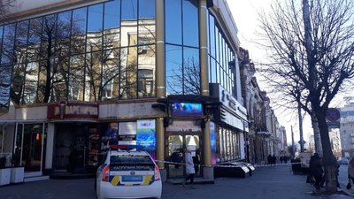 Торговельний центр на Великій Перспективній Торговельний центр на Великій Перспективній