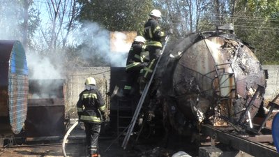На підприємстві у Житомирі вибухнула 200-літрова бочка – трьох людей госпіталізували з опіками На підприємстві у Житомирі вибухнула 200-літрова бочка – трьох людей госпіталізували з опіками