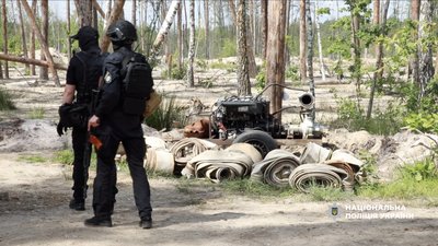 Нацполіція повідомляє про масштабний нелегальний видобуток бурштину на Рівненщині