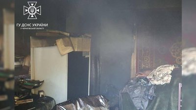 На Чернігівщині 79-річний дідусь згорів у власному будинку через коротке замикання електромережі На Чернігівщині 79-річний дідусь згорів у власному будинку через коротке замикання електромережі