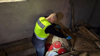 Десятки кілограмів наркотиків: поліцейські Тернопільщини викрили наркогрупу Десятки кілограмів наркотиків: поліцейські Тернопільщини викрили наркогрупу