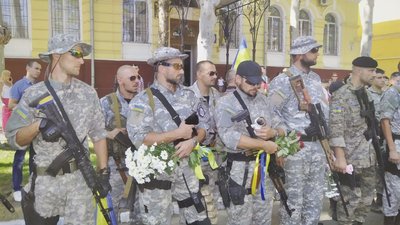 До Дня Збройних сил України: у Миколаєві відкрилась виставка "Фото героя" До Дня Збройних сил України: у Миколаєві відкрилась виставка "Фото героя"
