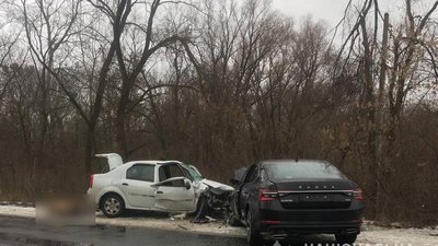 Аварія на дорозі Кременчук-Горішні Плавні: загинула жінка Аварія на дорозі Кременчук-Горішні Плавні: загинула жінка