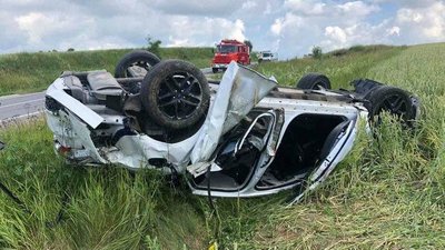Двоє загиблих та четверо травмованих: на Львівщині перекинувся автомобіль