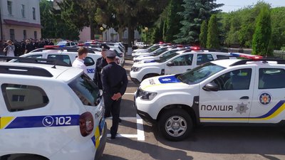 Рівне: авто для поліцейських в ОТГ приїхав вручати голова Нацполіції Рівне: авто для поліцейських в ОТГ приїхав вручати голова Нацполіції