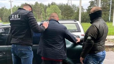 На Рівненщині водій двічі за місяць пропонував хабар у 500 доларів – поліція