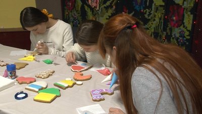 Черкаські майстрині виготовляють різдвяне обрядове печиво Черкаські майстрині виготовляють різдвяне обрядове печиво