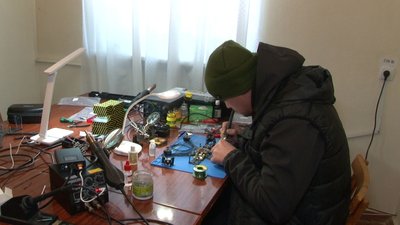 У громаді на Черкащині роблять "дрони помсти" У громаді на Черкащині роблять "дрони помсти"