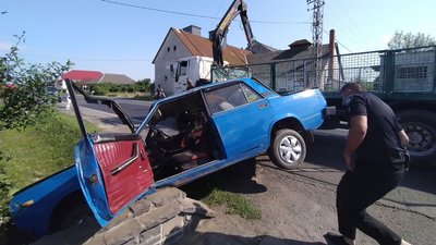 ДТП на Мукачівщині: водія з переломами доправили до лікарні й прооперували ДТП на Мукачівщині: водія з переломами доправили до лікарні й прооперували