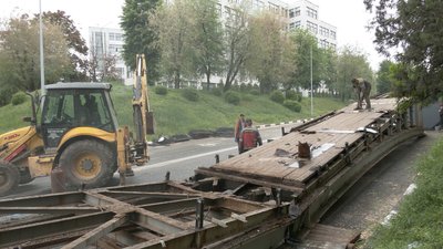 Розібрали без тендеру: у Харкові почали реконструкцію Клочківського мосту
