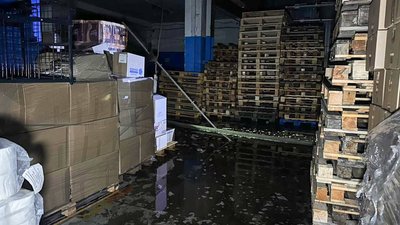 РФ двічі атакувала склади на Одещині, де зберігали медикаменти та продукти