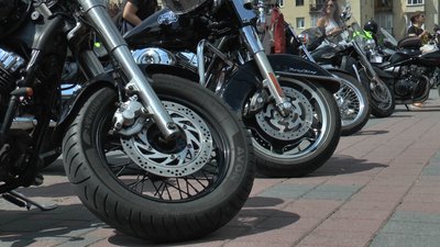 Дорогою на Львів. "Мотопробіг Єдності 2020" заїхав на годину в Івано-Франківськ