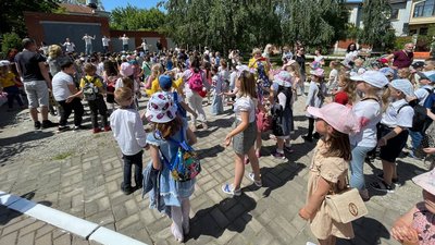 У Сумах влаштували дитяче свято у театральному дворику