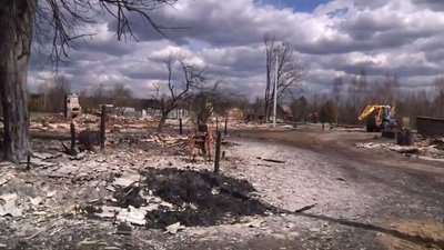 В Личманах на Овруччині п’ятий день ліквідовують наслідки лісової пожежі