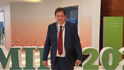 Ніл Кромптон