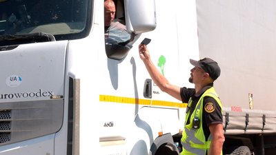 Через спеку обмежують рух великовагового транспорту