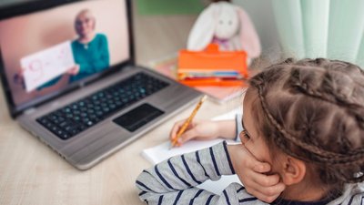 В Одесі учні 5-11 класів до кінця року навчатимуться дистанційно