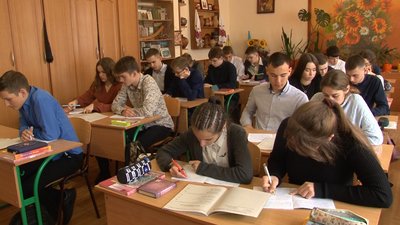 Знову в школу: черкаські школярі повернулися до навчання після тритижневих канікул
