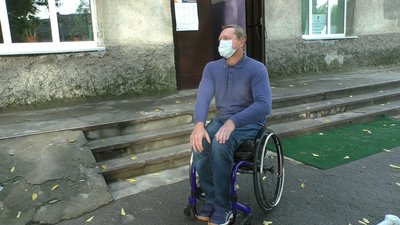 Проголосувати в інвалідному візку в Миколаєві: місія здійсненна Проголосувати в інвалідному візку в Миколаєві: місія здійсненна