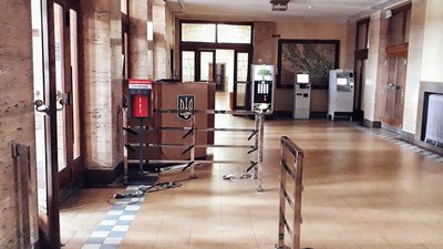 У будівлі Закарпатської облради та ОДА встановили турнікети за 172 тисячі гривень