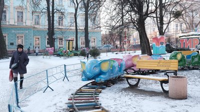 У Чернівцях на Соборній площі не будуть демонтувати атракціони