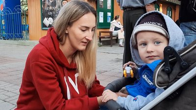 Біля Луцького центру надання адмінпослуг щоранку утворюється черга. У чому причина Біля Луцького центру надання адмінпослуг щоранку утворюється черга. У чому причина