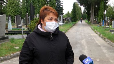 Більше 2 тисяч кубометрів сміття вивезли з кладовищ Житомира напередодні поминальних днів Більше 2 тисяч кубометрів сміття вивезли з кладовищ Житомира напередодні поминальних днів