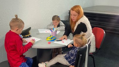 «Написано чотири позивних», - полтавка Ірина Шматко про рідних, які захищали Маріуполь «Написано чотири позивних», - полтавка Ірина Шматко про рідних, які захищали Маріуполь