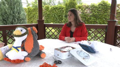 Актуальний хенд-мейд: запорізькі майстрині в'яжуть ляльок-солдатів та "Джавеліни", щоб допомагати ЗСУ Актуальний хенд-мейд: запорізькі майстрині в'яжуть ляльок-солдатів та "Джавеліни", щоб допомагати ЗСУ