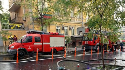 Біля Майдану сталася пожежа у житловому будинку, площа займання – 150 метрів Біля Майдану сталася пожежа у житловому будинку, площа займання – 150 метрів