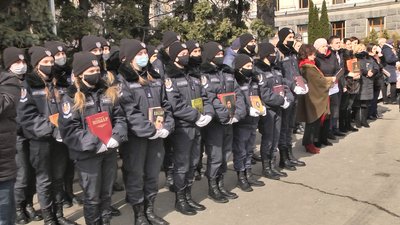 На акцію у Луцьку школяр приніс видання "Кобзаря", якому майже 200 років На акцію у Луцьку школяр приніс видання "Кобзаря", якому майже 200 років