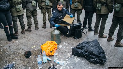 Не міг отримати землю. Що відомо про чоловіка, який підпалив себе під Офісом президента