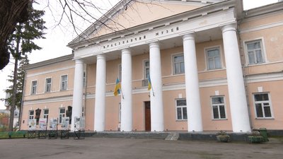 У рівненському музеї відвідувачів приймають за новими правилами. Що варто знати