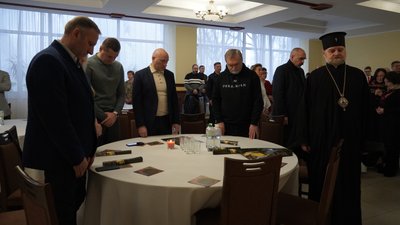 Просили перемогу для України: у Черкасах відбувся молитовний сніданок